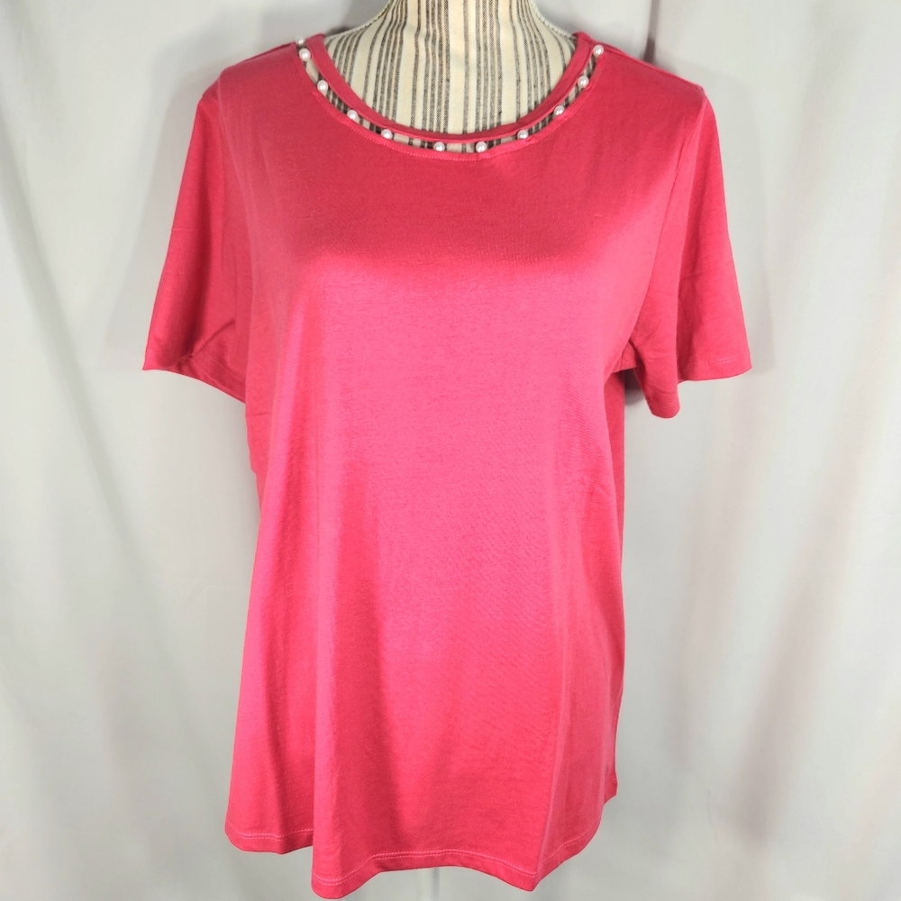 Adrian Delafield NWOT Pink Pearl Accent Front Neck Short Sleeve Top  Sz Medium